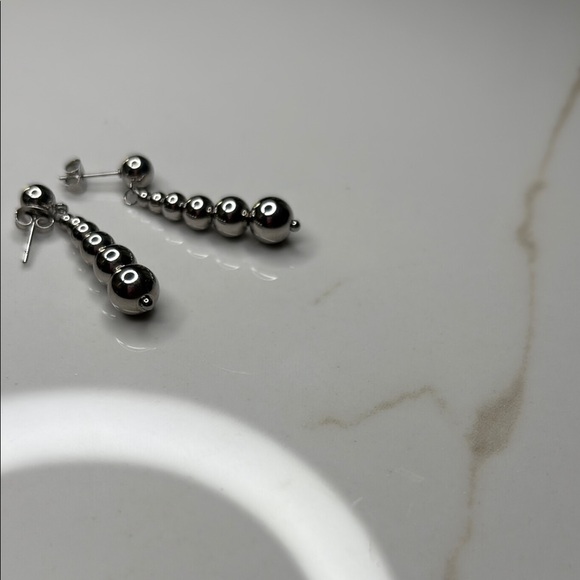 Elegant Silver Drop Earrings - Picture 3 of 3